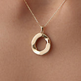 14_Ayar_Altin_Egimli_Halka_Kolye