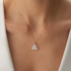 14_Ayar_Altin_Ucgen_Kolye_1