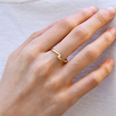 14k-altin-mini-tektas-yuzuk-1