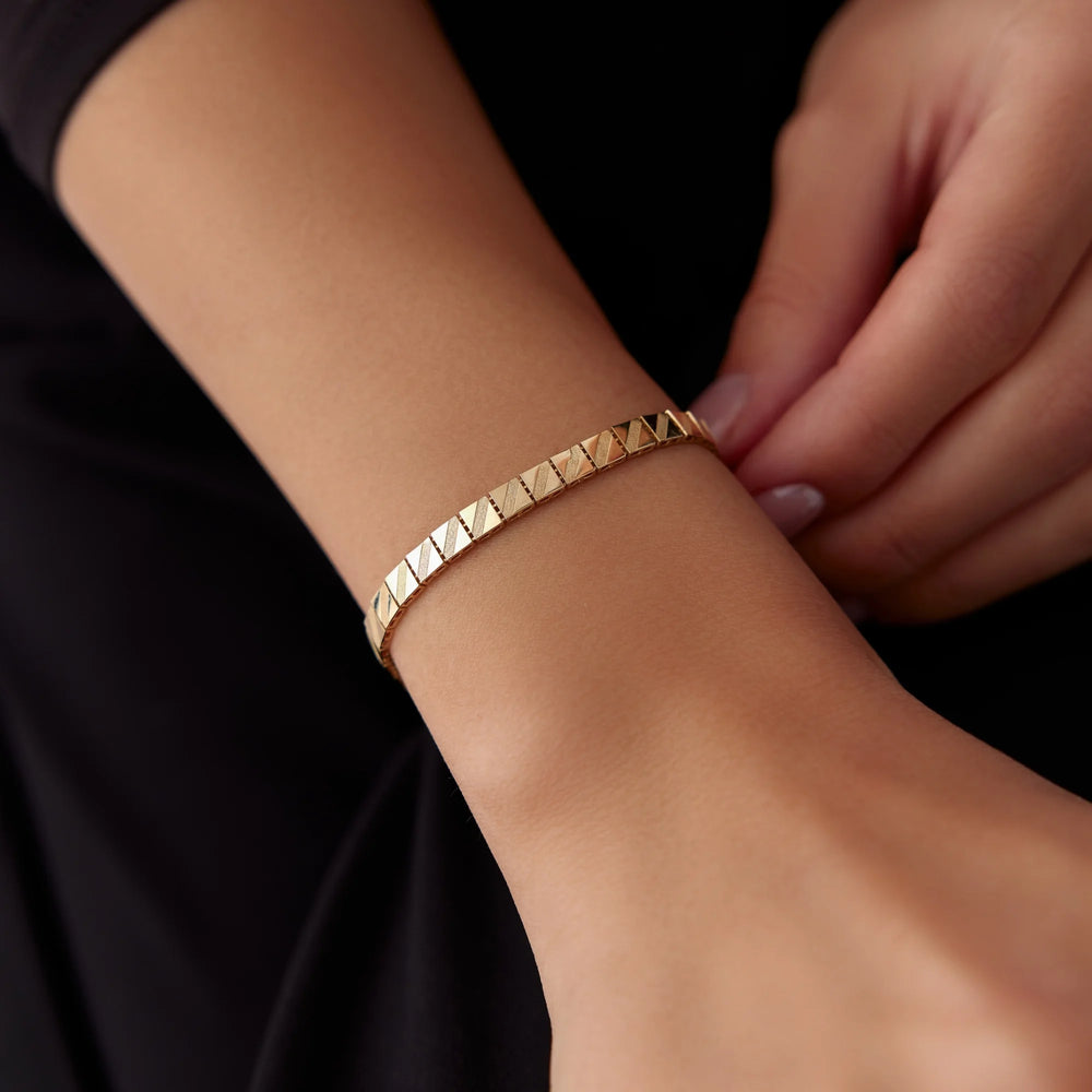 Desenli-Kare-Bileklik-1