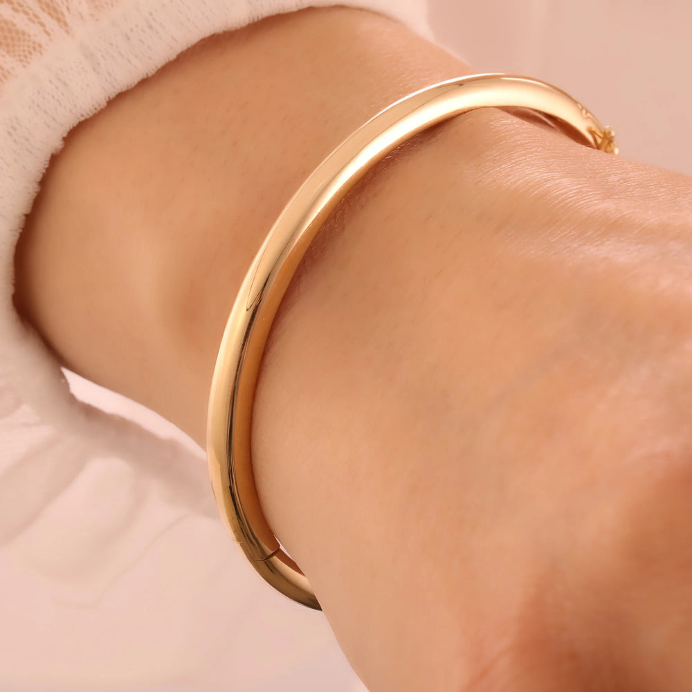 14 Ayar Altın Düz Oval Kelepçe