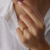 14 Ayar Altın İki Sıra V Yüzük