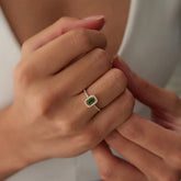 14 Ayar Altın Yeşil Taşlı Baget Yüzük