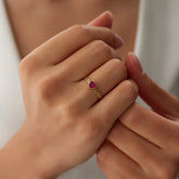 14 Ayar Altın Taşlı Kalp Yüzük