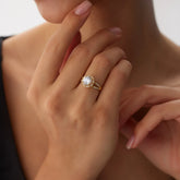 14 Ayar Altın Çiçek Desen Tektaş Yüzük