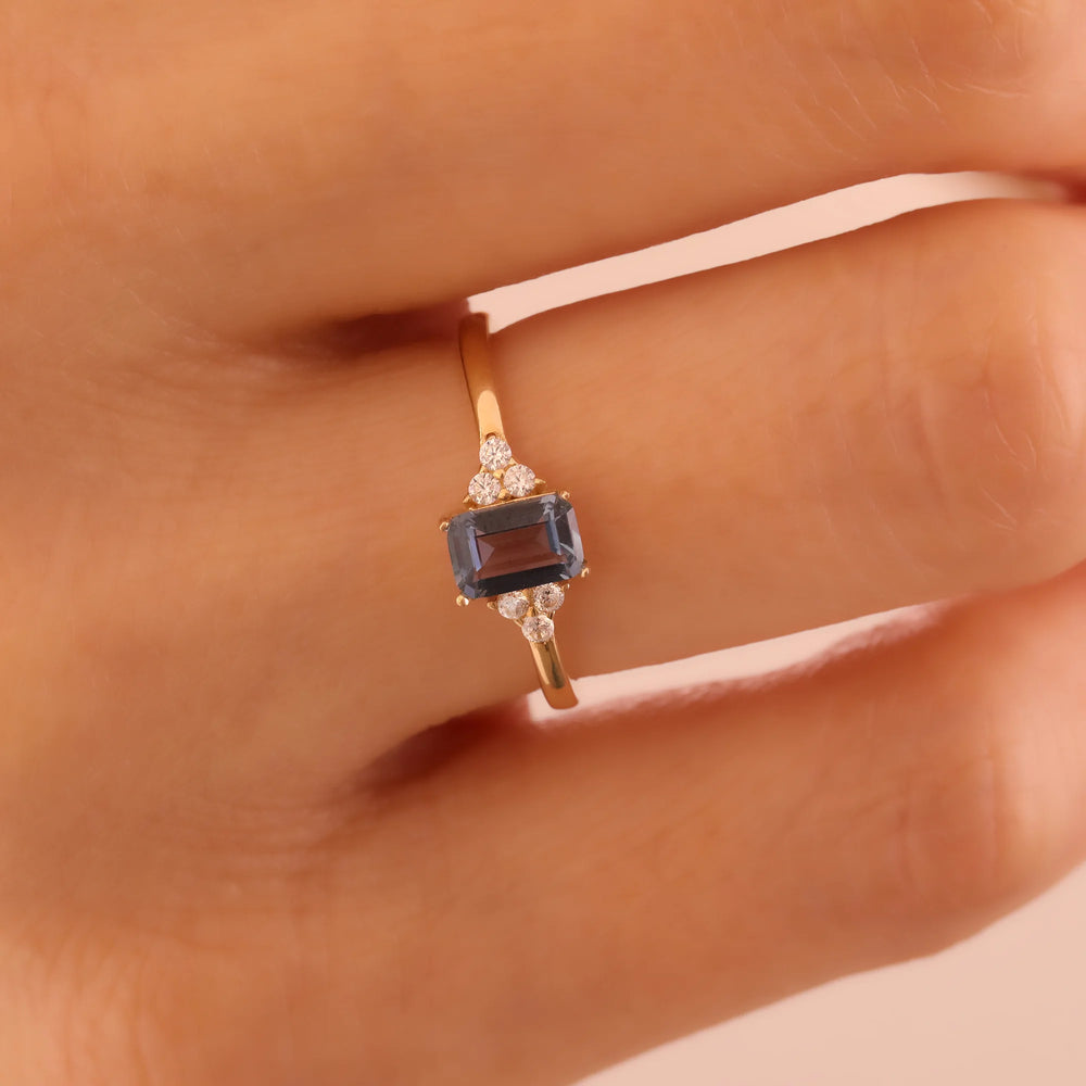 14 Ayar Altın Mavi Taşlı Baget Yüzük