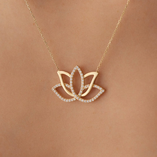14 Ayar Altın Lotus Çiçeği Kolye