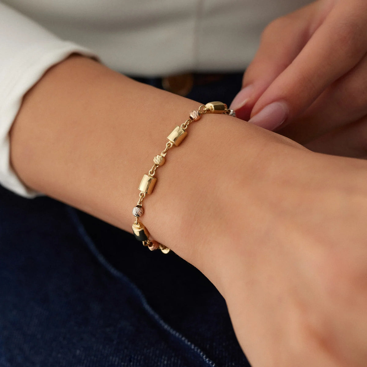 14 Ayar Altın Dorika Toplu Küp Bileklik