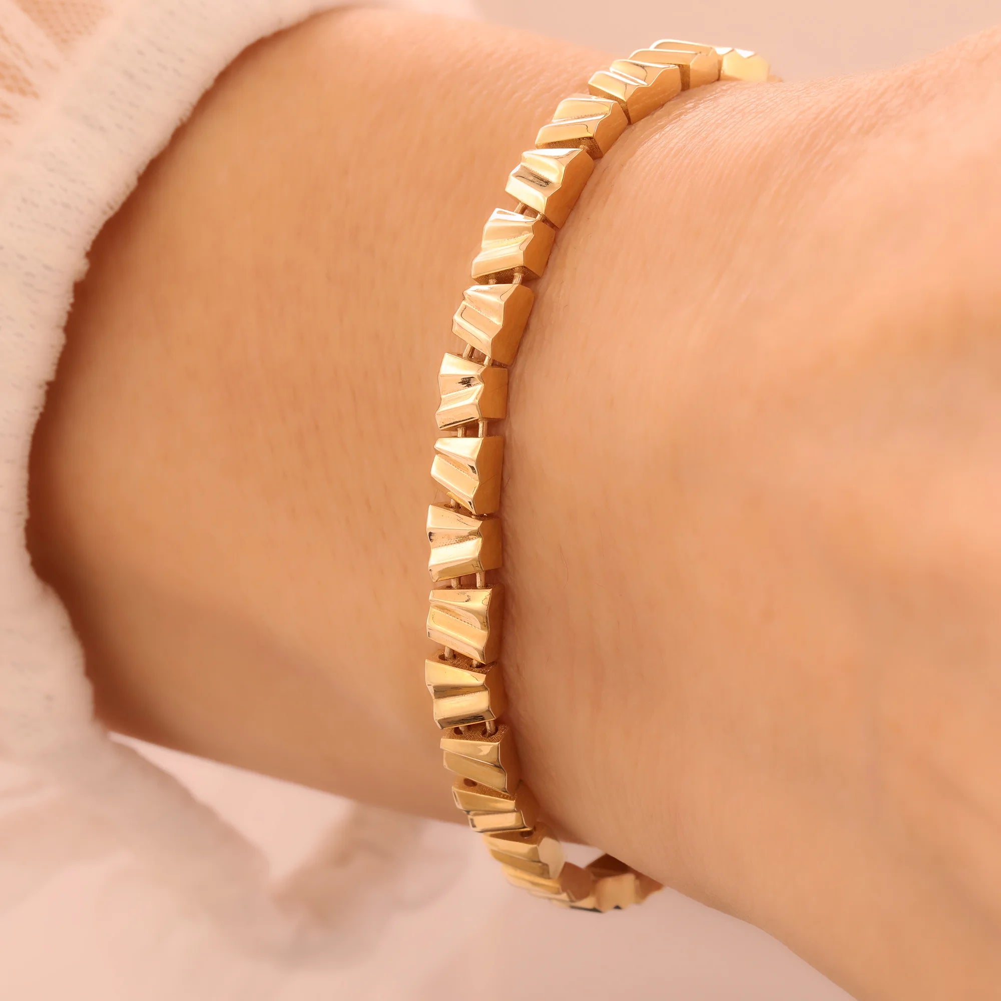 14 Ayar Altın Prizma Bileklik