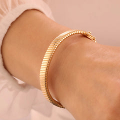 14 Ayar Altın Tırtıklı Kelepçe