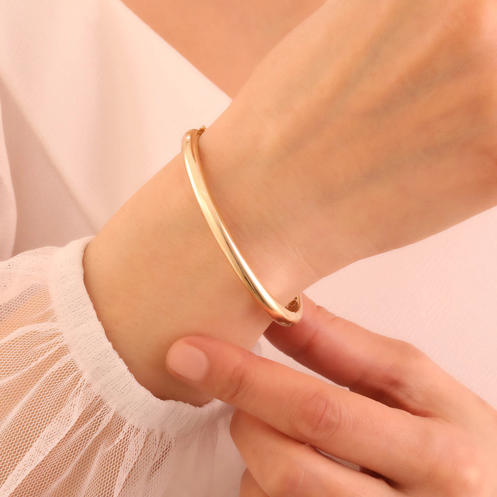 14 Ayar Altın Düz Oval Kelepçe