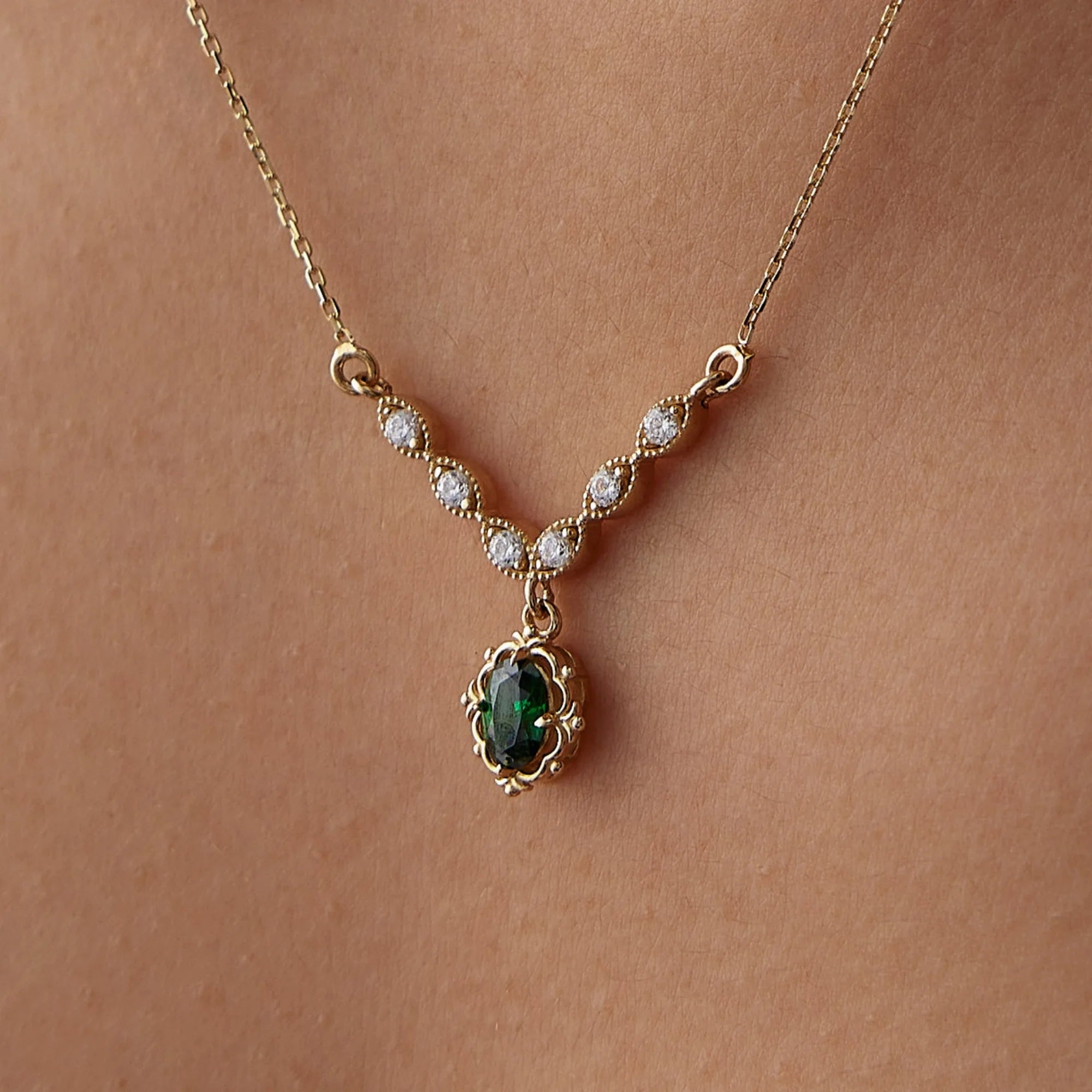 yesil-tasli-vintage-kolye