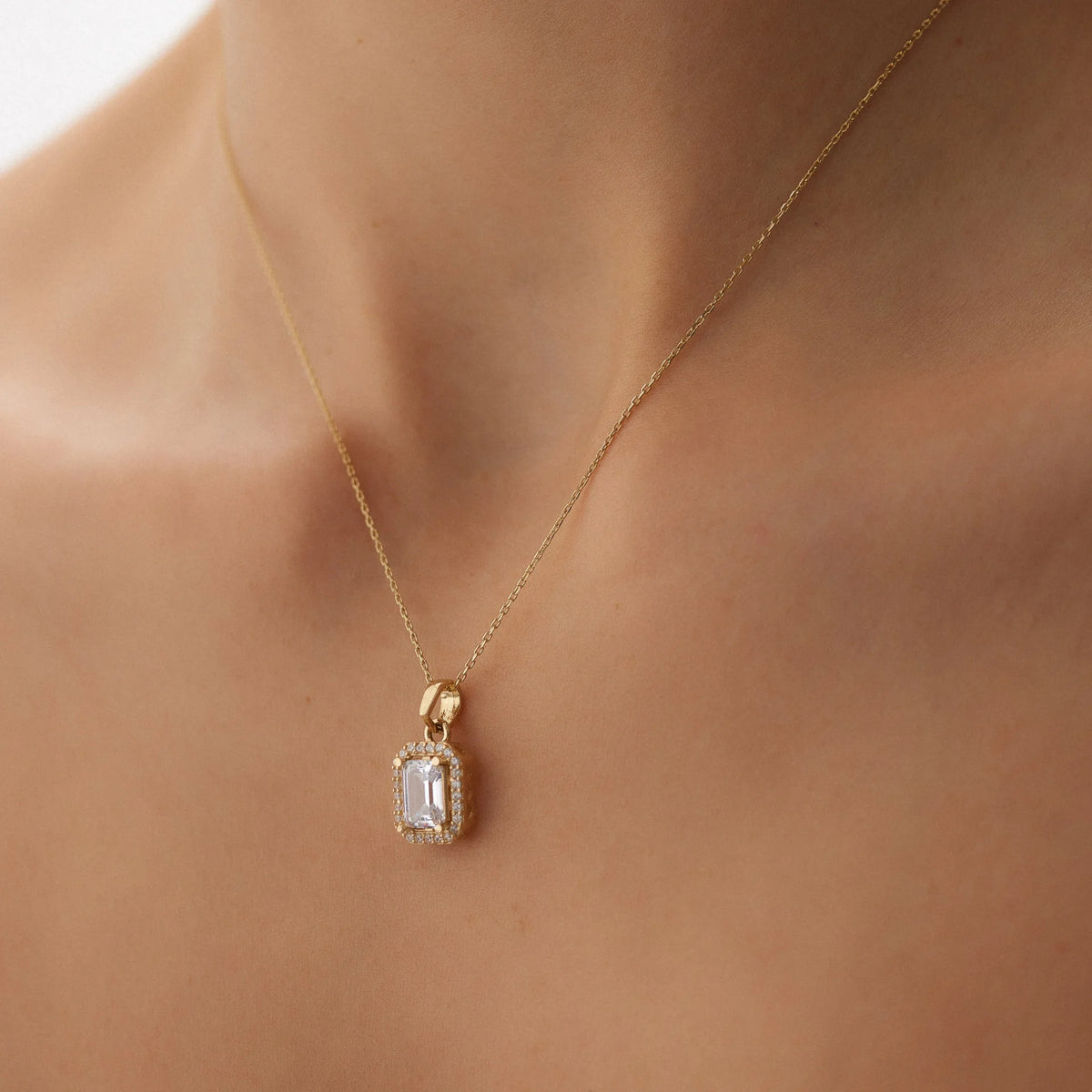 14 Ayar Altın Baget Kolye