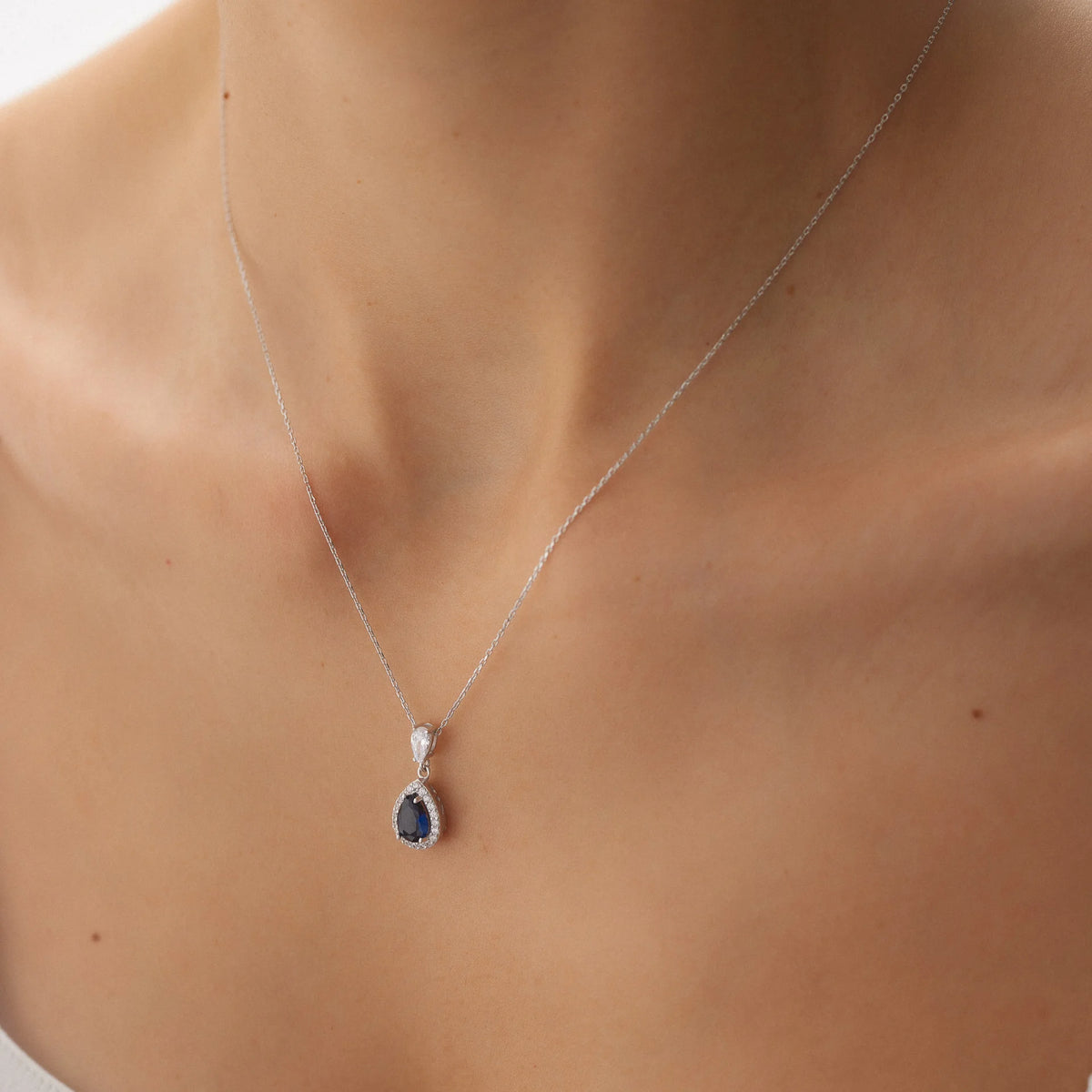 14 Ayar Altın Damla Safir Kolye