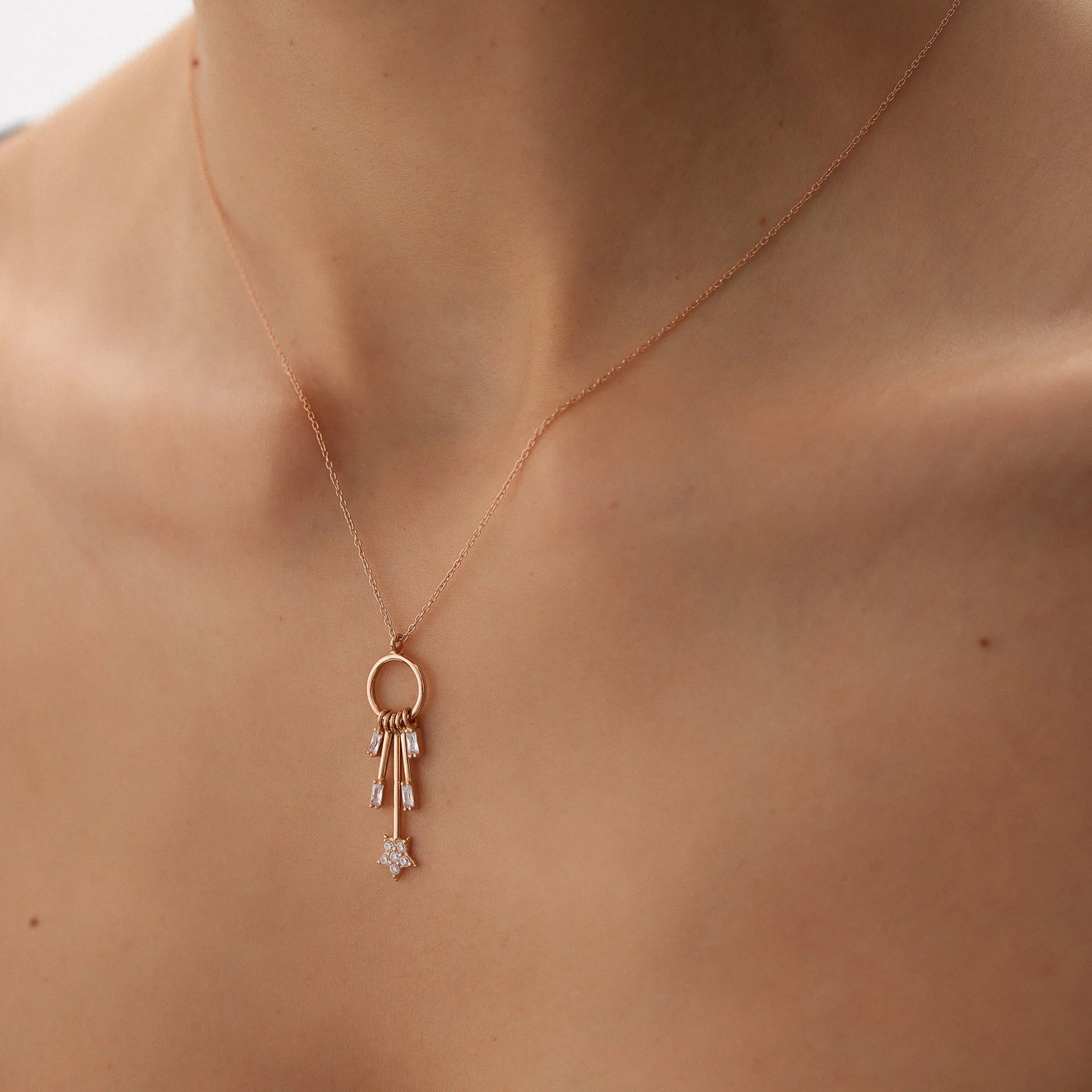 14 Ayar Altın Tasarım Halka Kolye