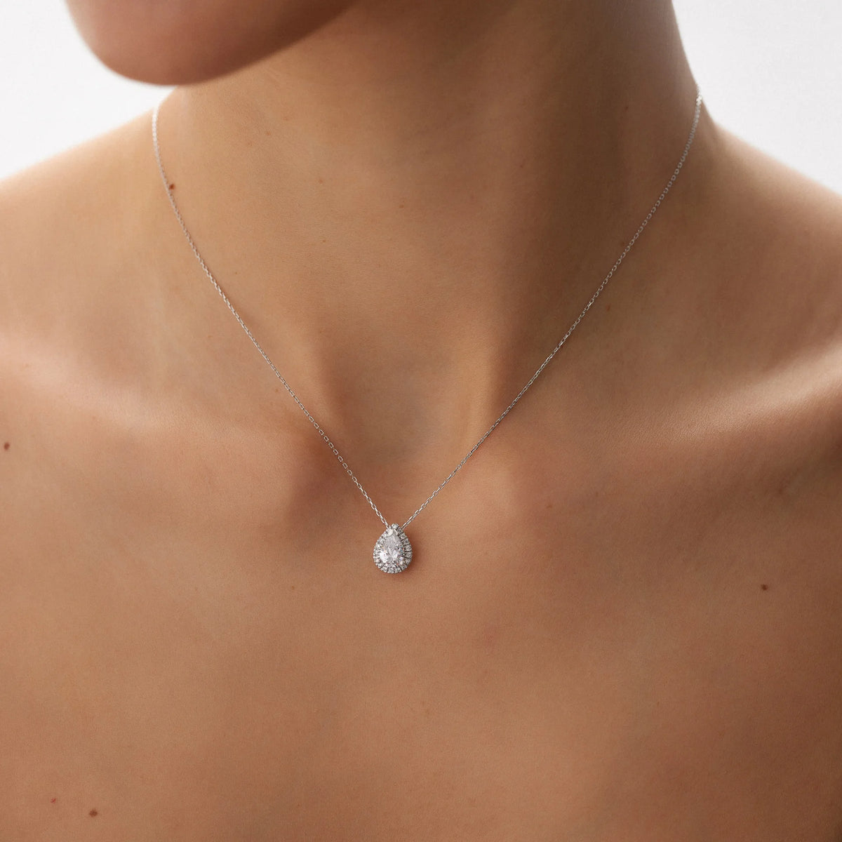 14 Ayar Altın Damla Taşlı Kolye