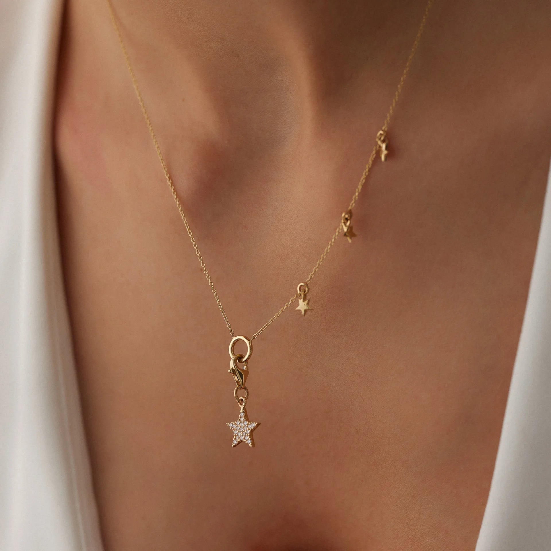 14 Ayar Altın Yıldız Charm Kolye