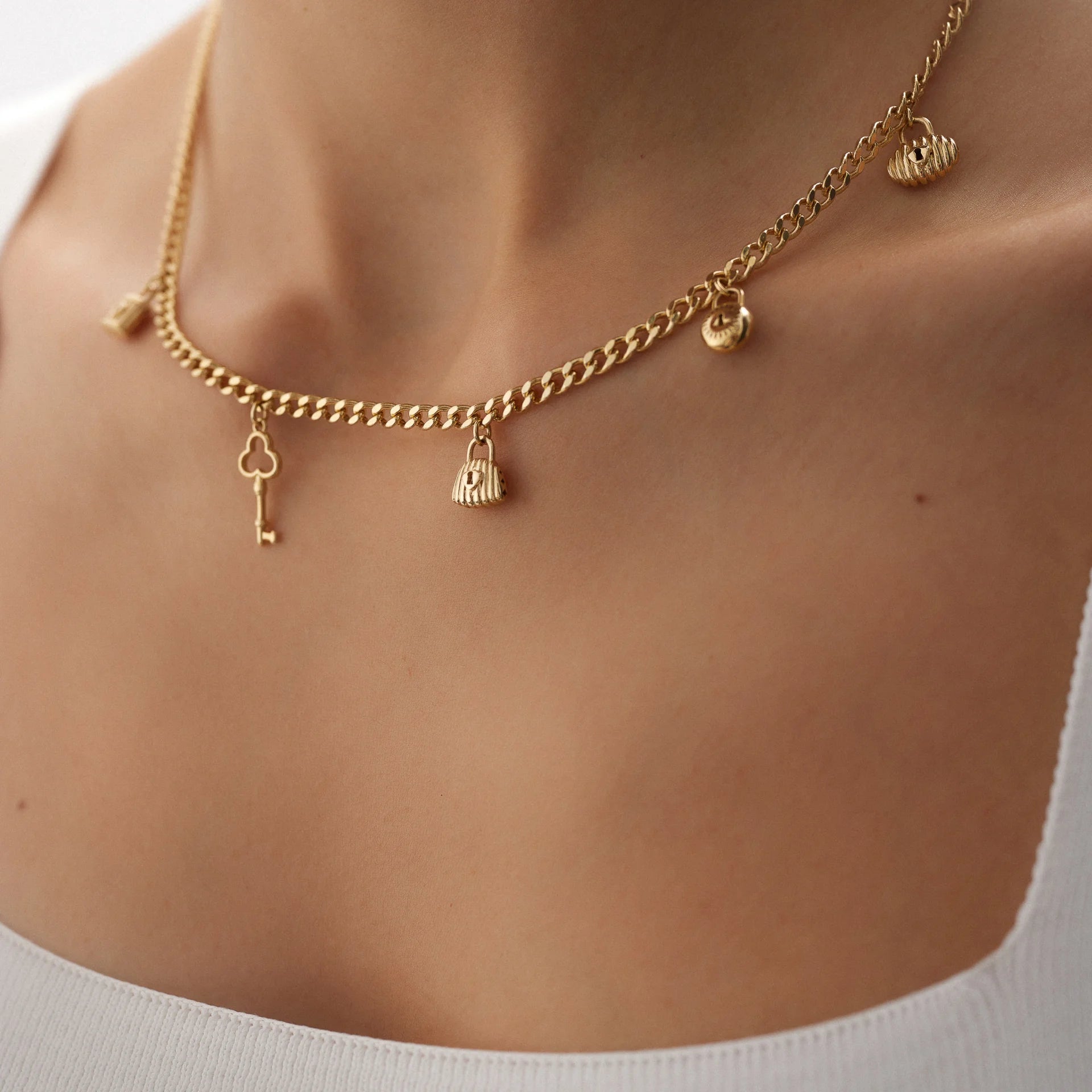 14 Ayar Altın Charm Kolye