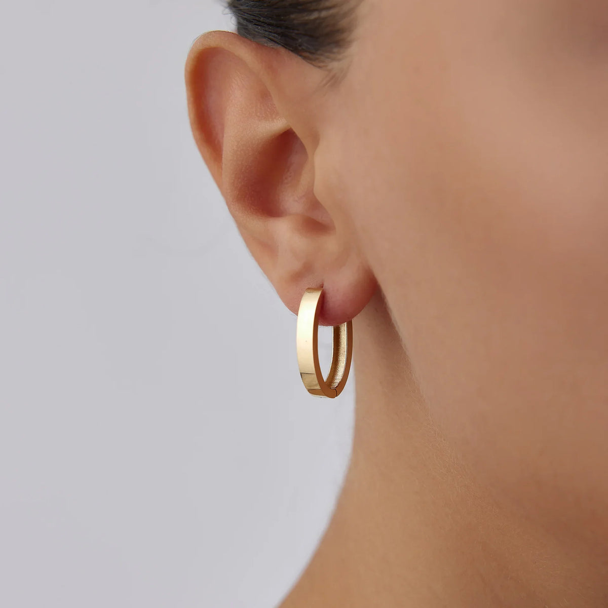 14 Ayar Altın Köşegen Oval Halka Küpe