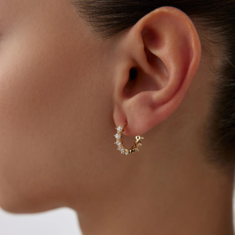 14 Ayar Altın Dört Tırnak Taşlı Halka Küpe