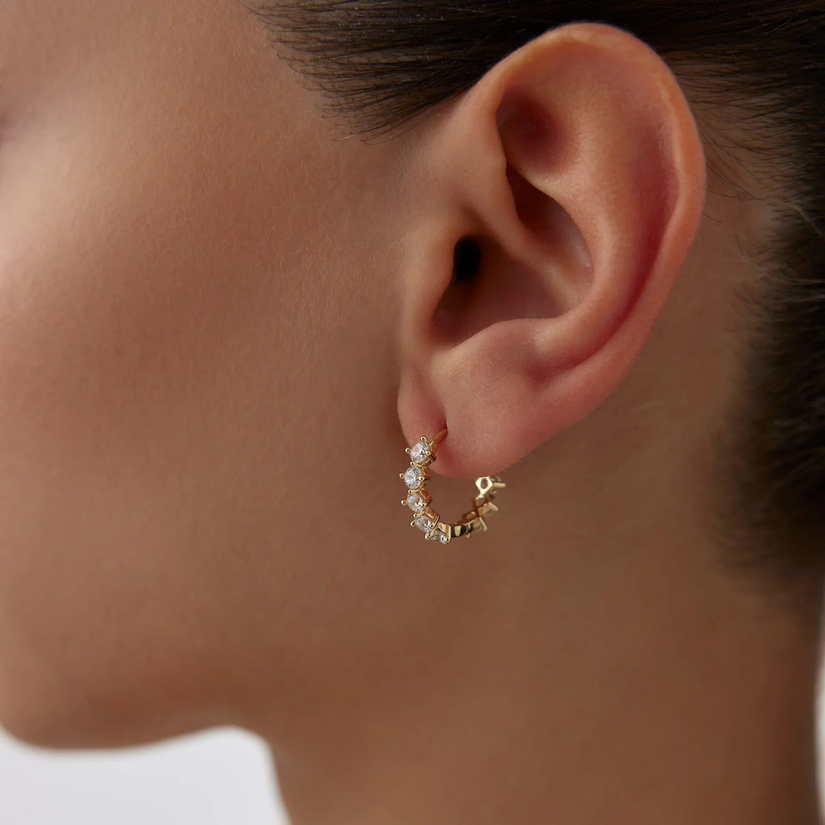 14 Ayar Altın Dört Tırnak Taşlı Halka Küpe