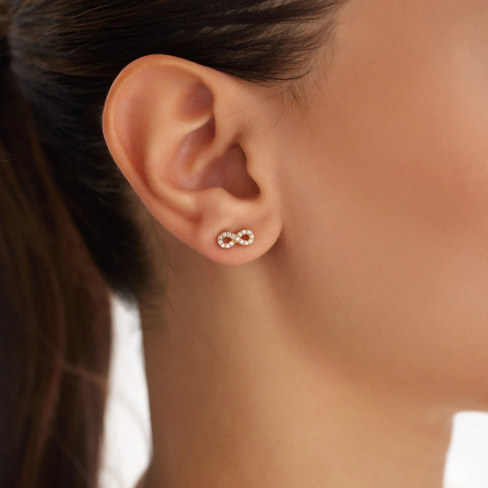 14 Ayar Altın Taşlı Sonsuzluk Küpe