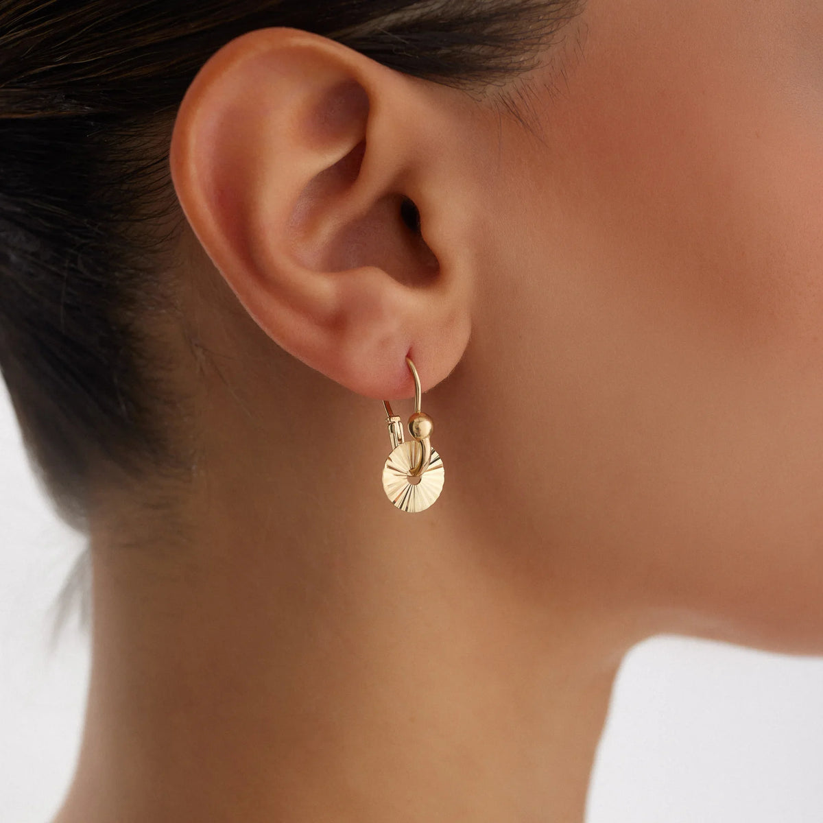 14 Ayar Altın Pul Sallantılı Küpe