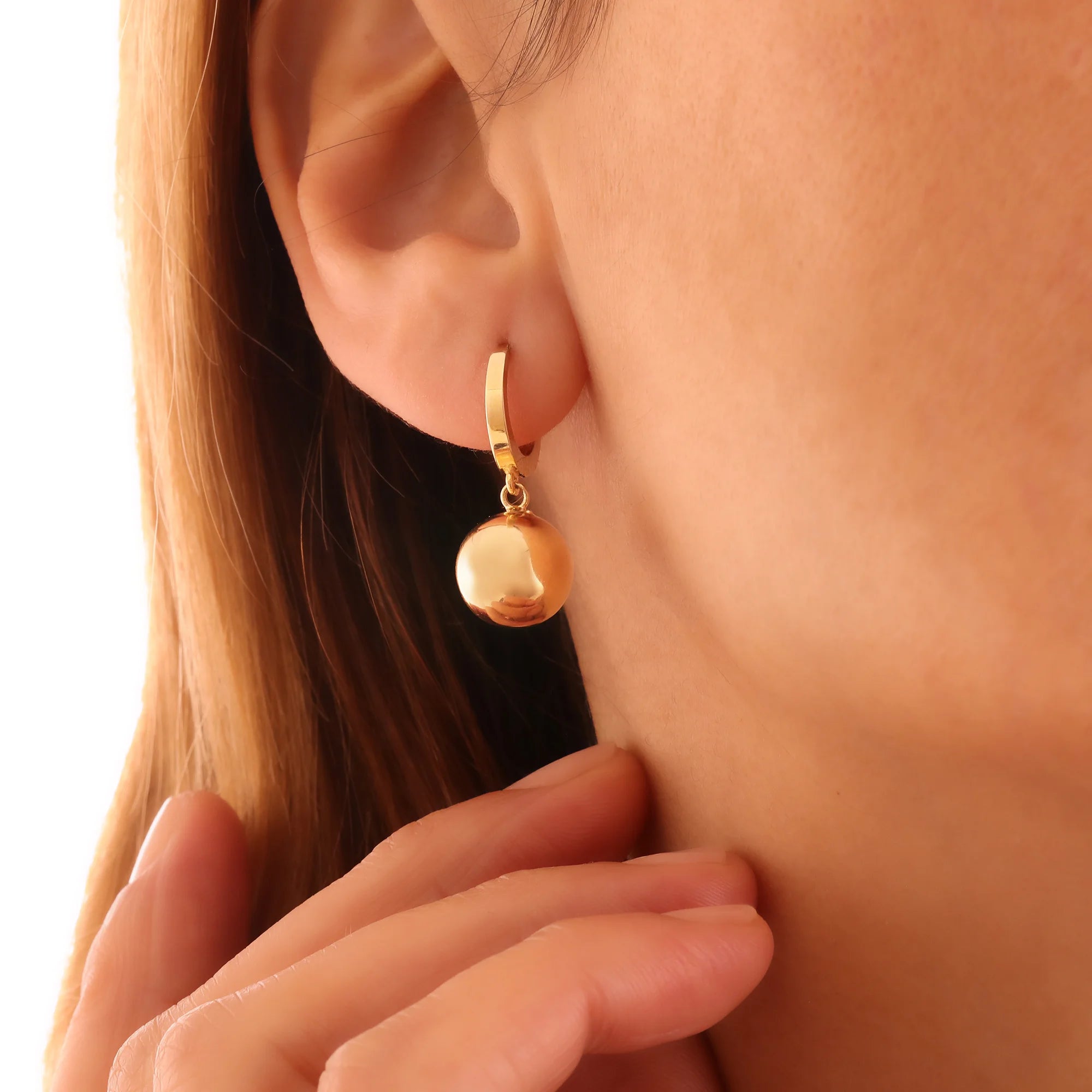 14 Ayar Altın Sallantılı Top Küpe