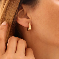 14 Ayar Altın Yarım Ay Küpe