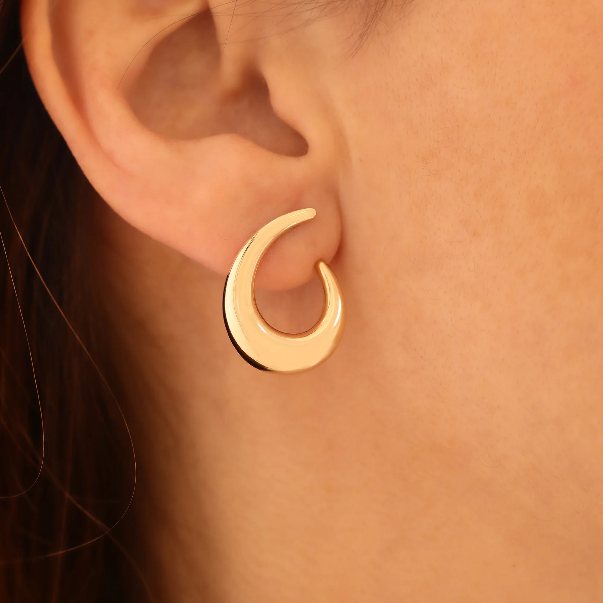 14 Ayar Altın Kavisli Küpe