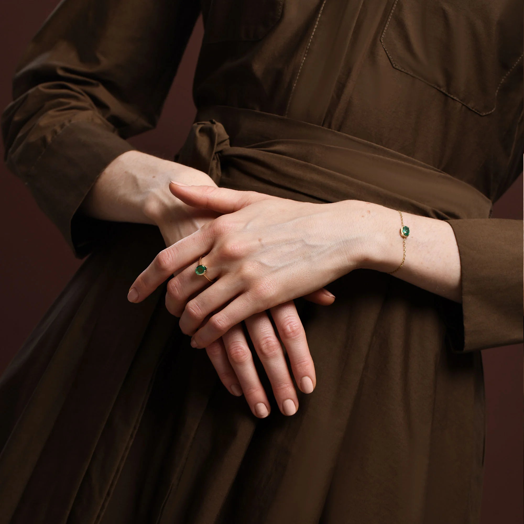 14-Ayar-Altin-Oval-Zumrut-Bileklik