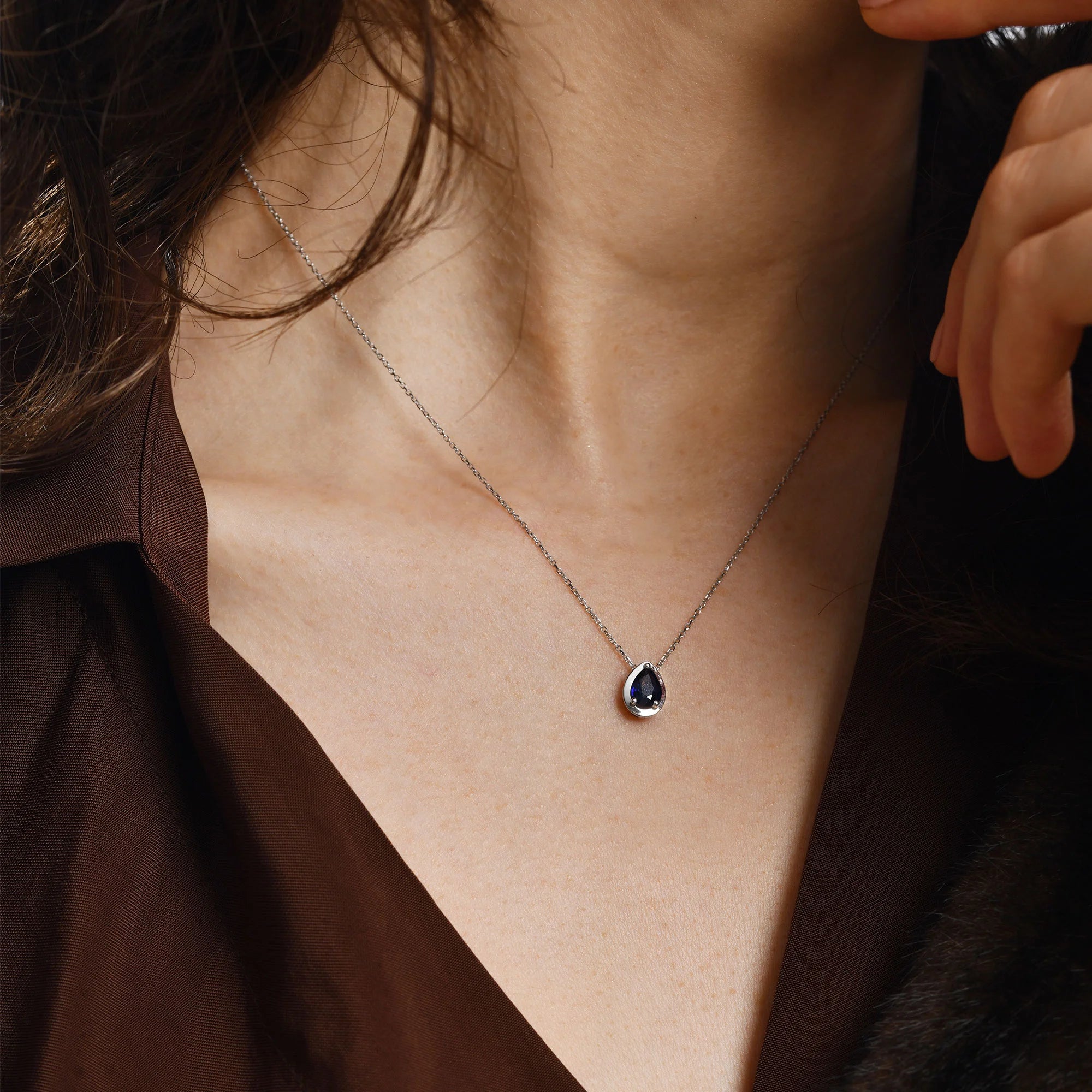 14-Ayar-Altin-Pear-Safir-Kolye