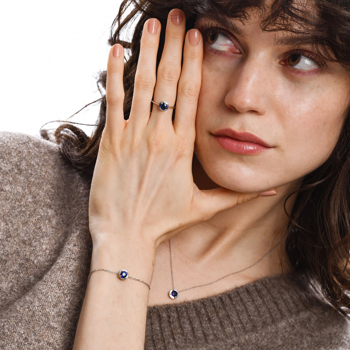 14-Ayar-Altin-Round-Safir-Set