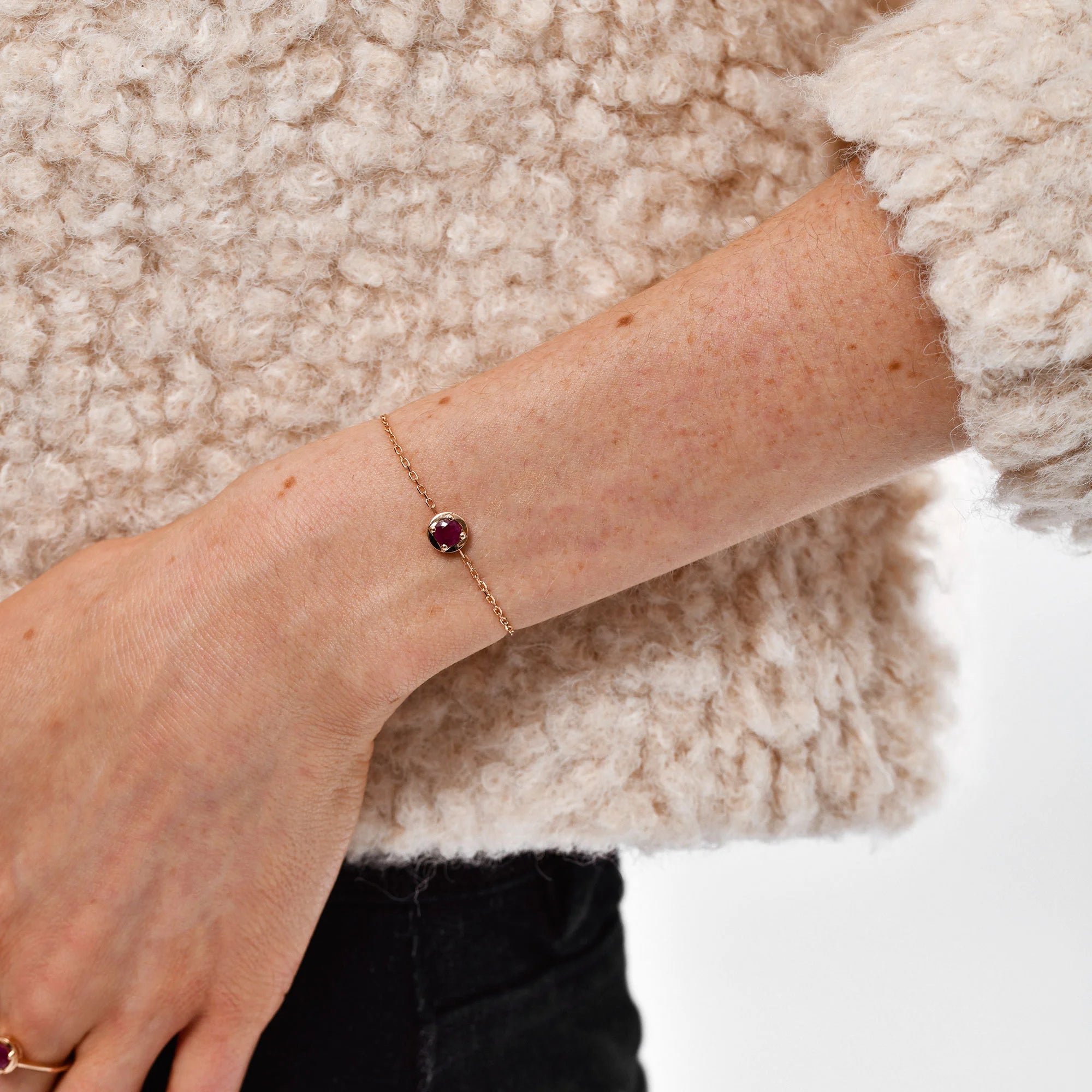 14-Ayar-Altin-Round-Yakut-Bileklik