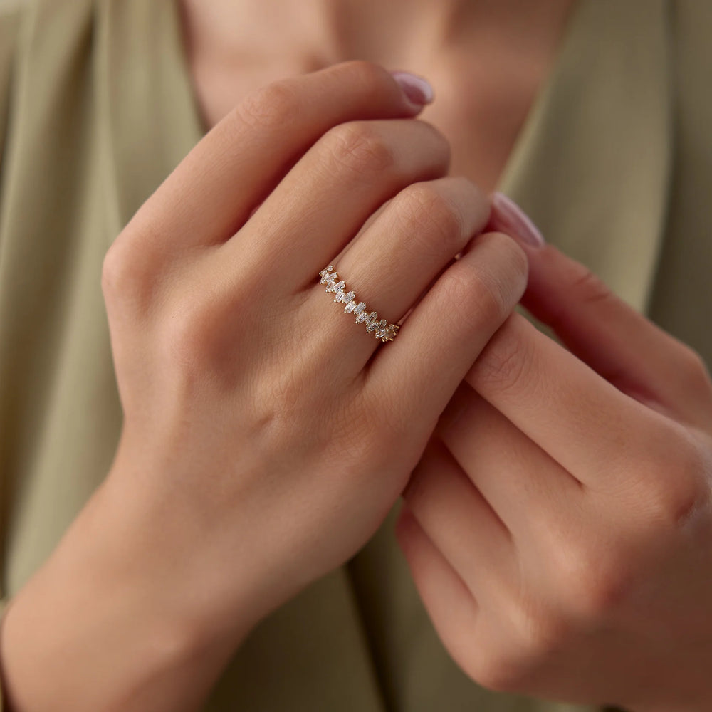 14 Ayar Altın Asimetrik Baget Yüzük