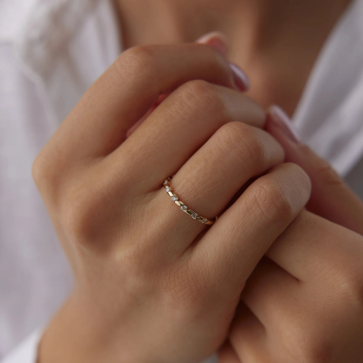 14 Ayar Altın Taşlı Sarmal Yüzük