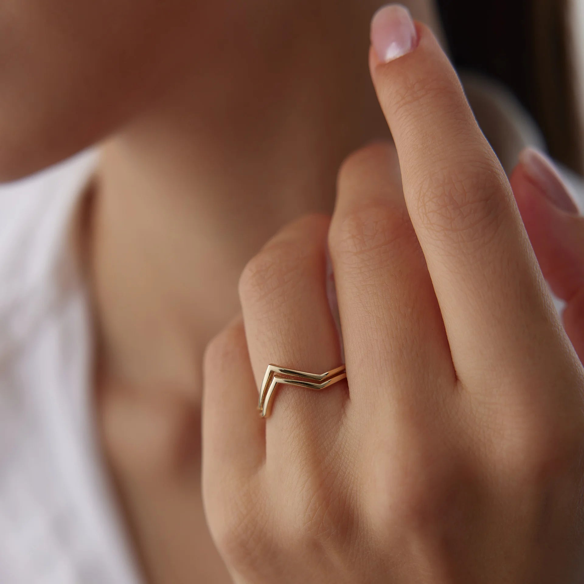 14 Ayar Altın İki Sıra V Yüzük