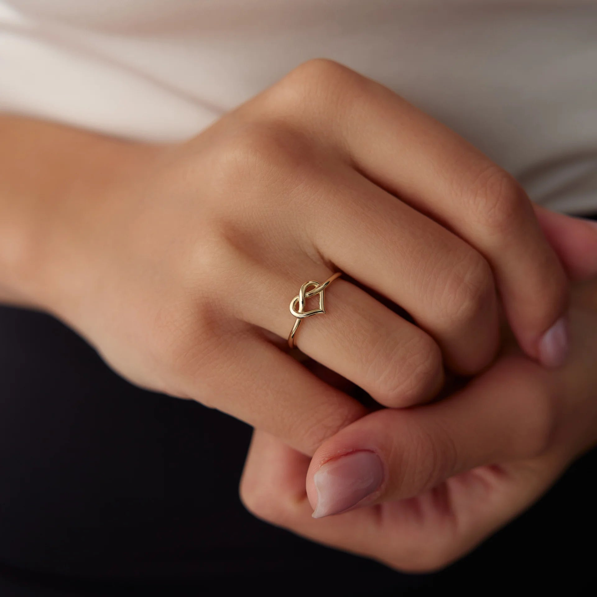 14 Ayar Altın Kalpli Düğüm Yüzük