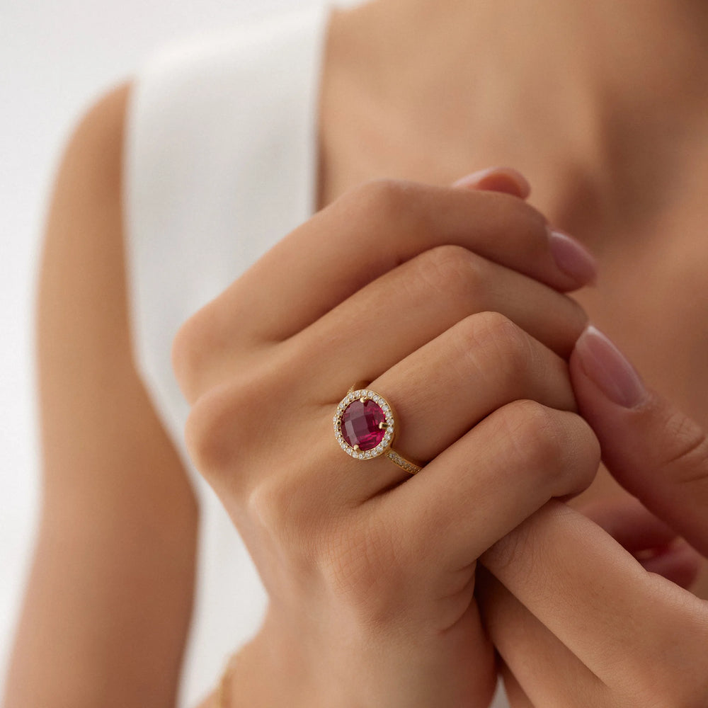 14 Ayar Altın Oval Yakut Taşlı Yüzük