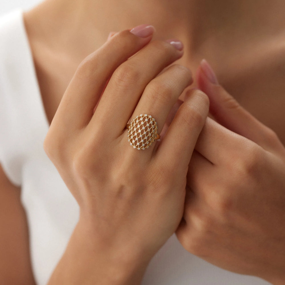 14 Ayar Altın Taşlı Oval Tasarım Yüzük