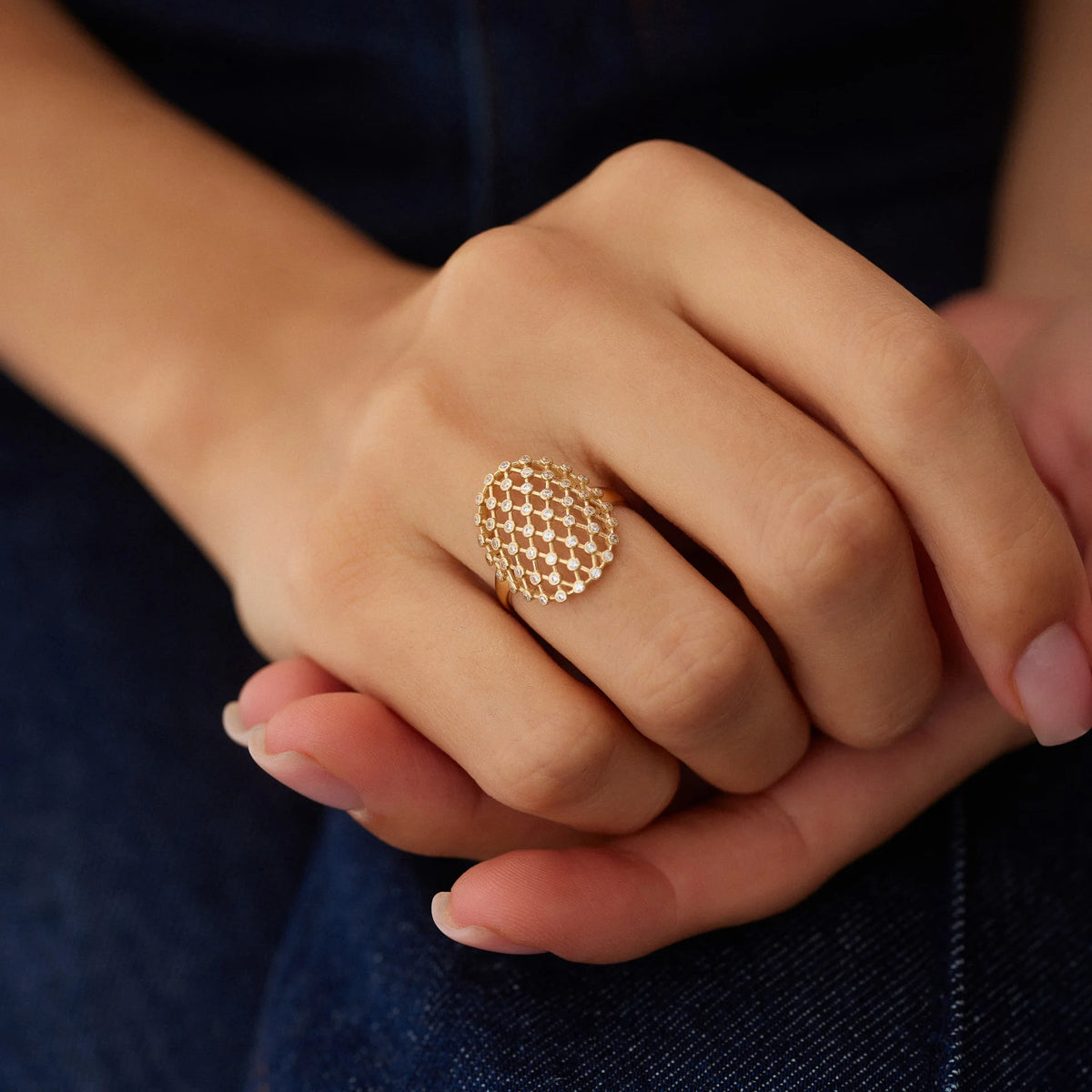 14 Ayar Altın Taşlı Oval Tasarım Yüzük