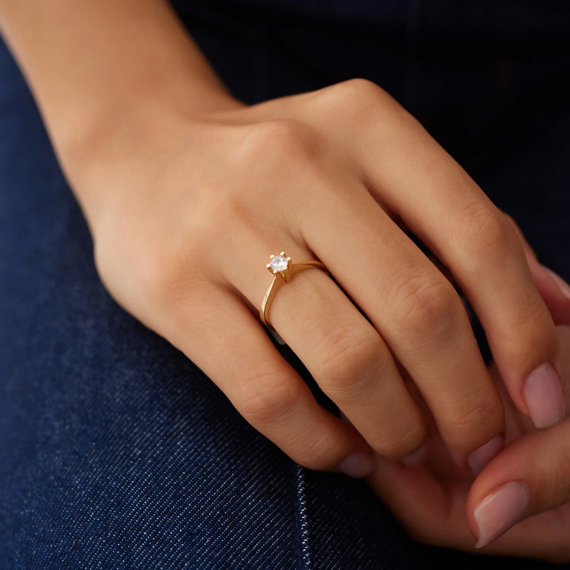 14 Ayar Altın Altı Tırnak Tektaş Yüzük