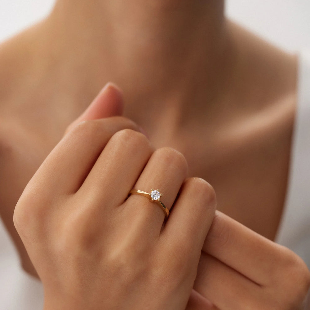 14 Ayar Altın Altı Tırnak Tektaş Yüzük