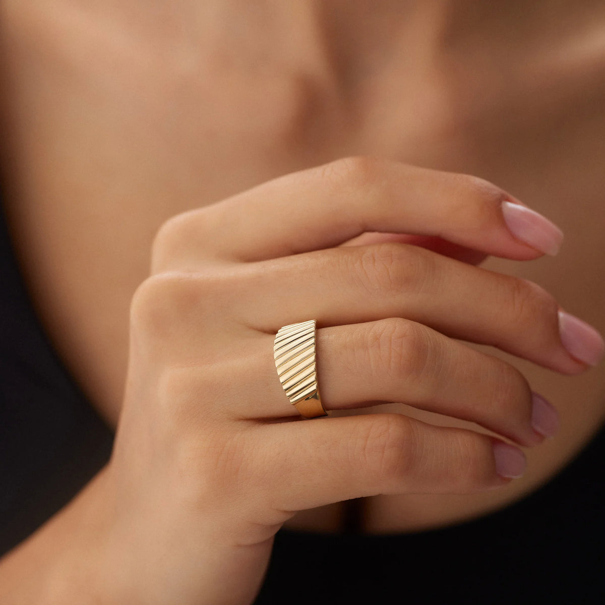 14 Ayar Altın Çizgi Yüzük