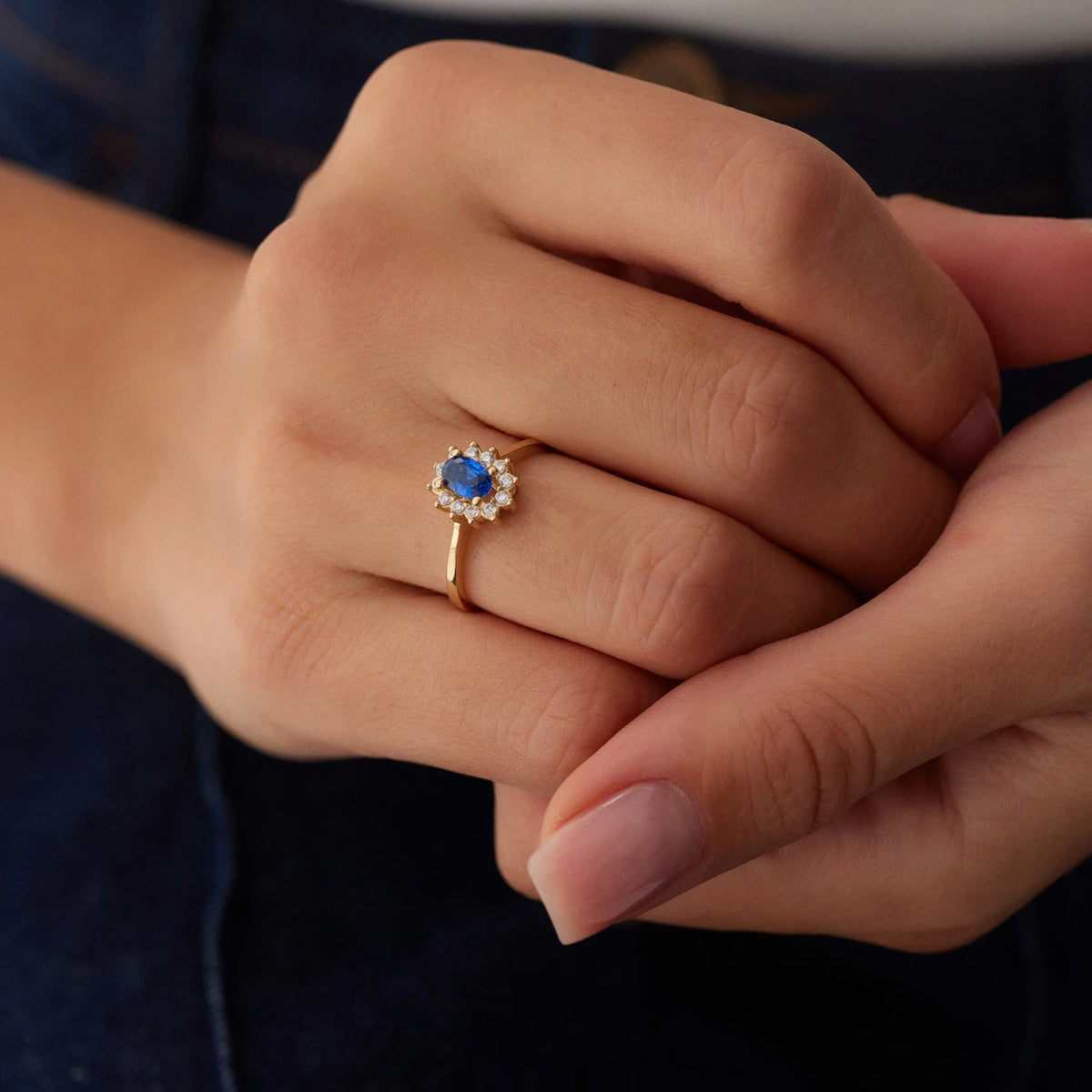 14 Ayar Altın Safir Renk Oval Tektaş Yüzük