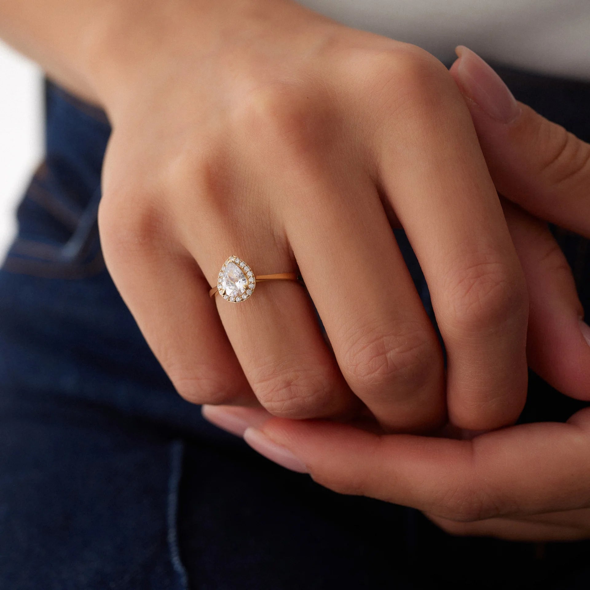 14 Ayar Altın Damla Tektaş Yüzük