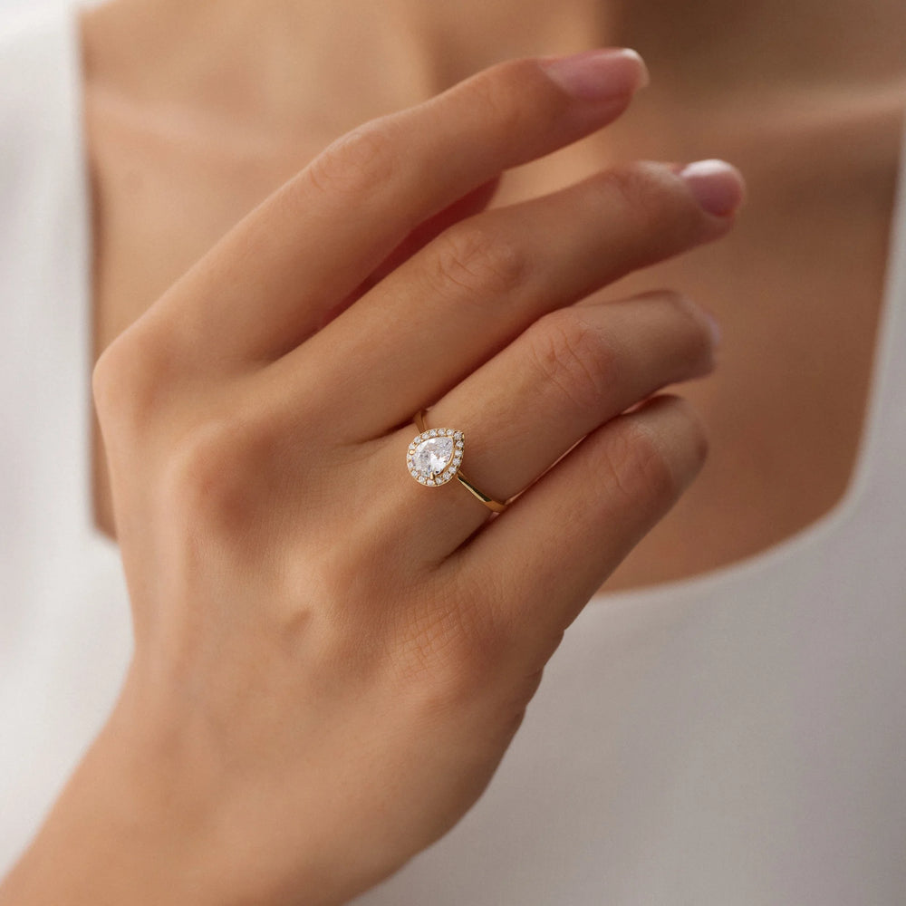 14 Ayar Altın Damla Tektaş Yüzük