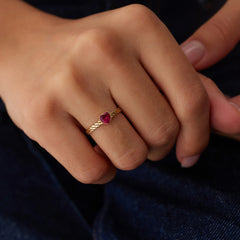 14 Ayar Altın Taşlı Kalp Yüzük