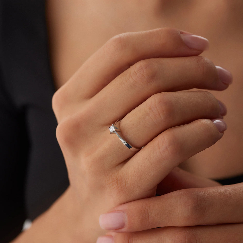 14 Ayar Altın Tektaş Yüzük