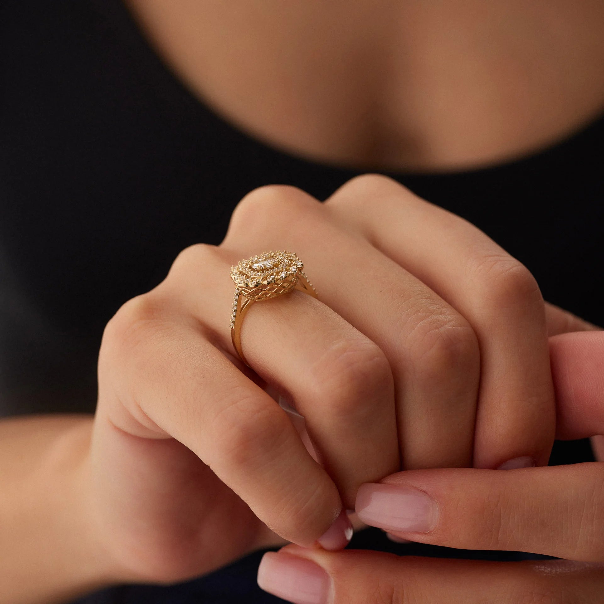 14 Ayar Altın Çiçek Baget Yüzük